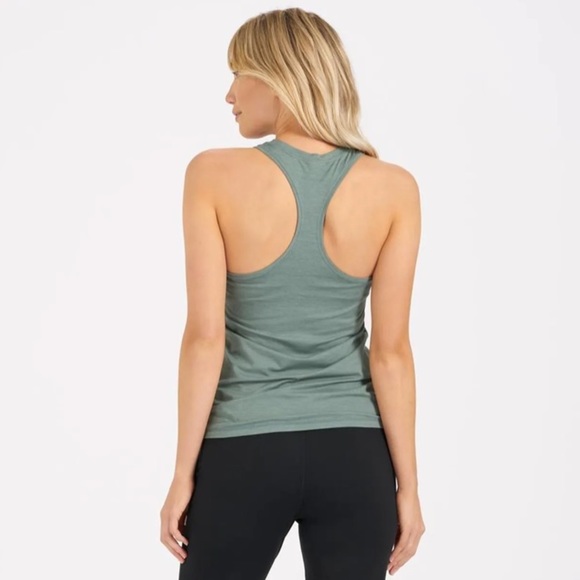 🆕 Vuori Lux Performance Tank in Kelp Heather - Picture 3 of 5